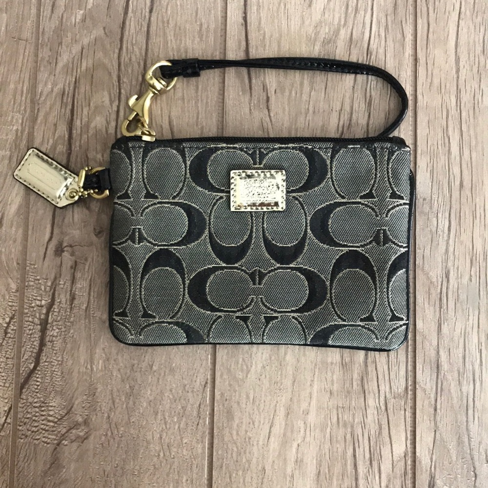 Coach poppy wristlet